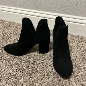 Michael by Michael Shannon boots ￼
color- black 
size- woman’s 9